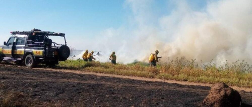 ¿Fueron provocados?: Bomberos piden investigar incendios en zonas cercanas al aeropuerto Viru Viru