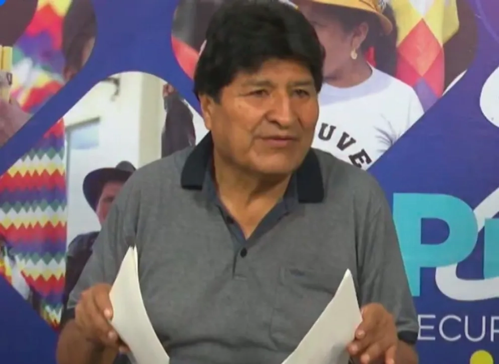Evo involucra a magistrado “autoprorrogado” y denuncia supuesto pago de 50 mil criptos para dejarlo fuera de la papeleta
