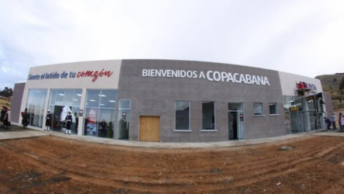 Ministro Montaño admite que el aeropuerto de Copacabana no es rentable