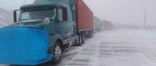 Vuelven a habilitar el paso fronterizo entre Chungará y Tambo Quemado tras cierre por condiciones climáticas