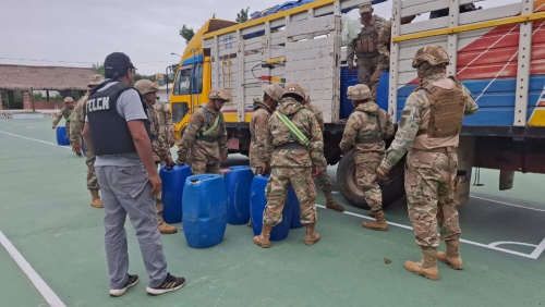 Decomisan camión con más de 4 mil litros de gasolina en San Carlos