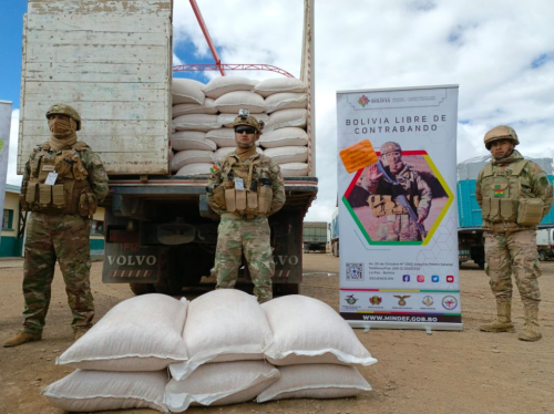 Contrabando: Decomisan maíz, ropa usada y camiones indocumentados