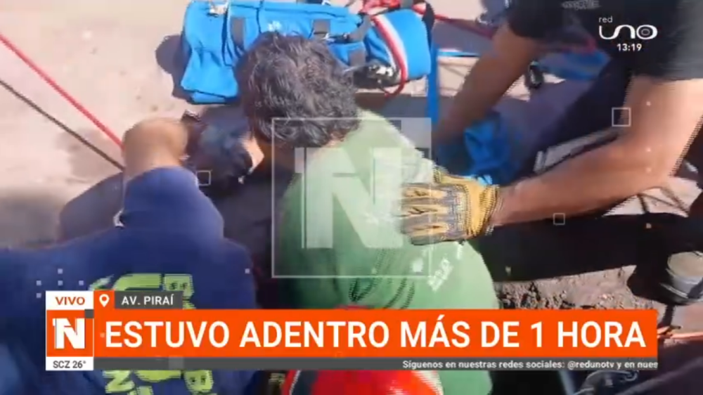 Un adulto mayor cayó a una alcantarilla abierta en la Av. Piraí de Santa Cruz