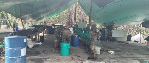 Umopar desmantela dos laboratorios de cocaína en Villa Tunari